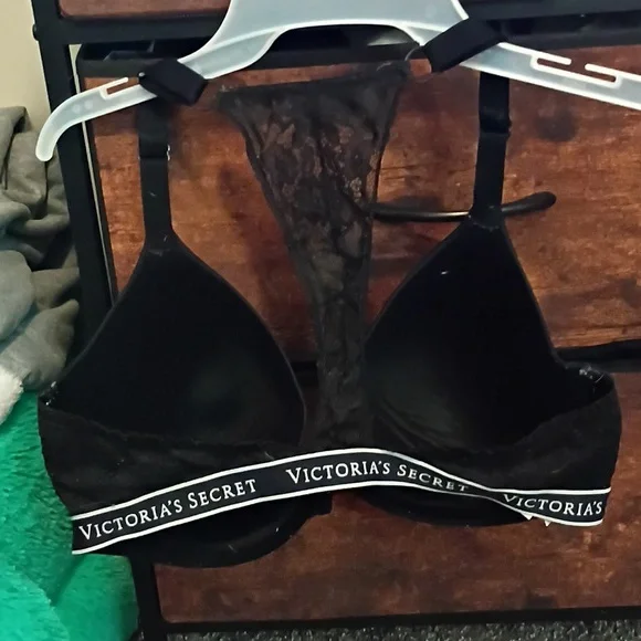 Victoria's Secret/Pink Bras...5 Total - Black, Blue, White, Cream - Picture 10 of 13